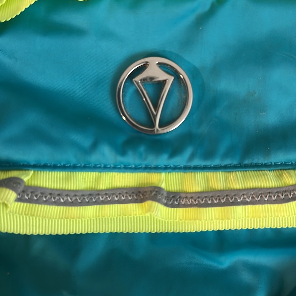 Ivivva by Lululemon Teal and Neon Yellow Travel/Tote  Bag - Picture 2 of 14
